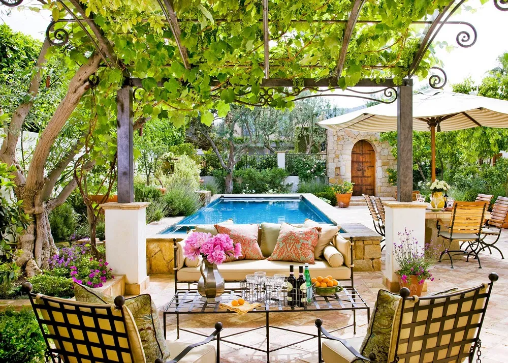 10 Creative Ways to Transform Your Backyard into a Relaxing Retreat