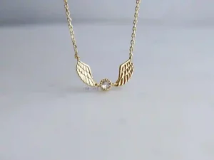 Circle Chain with Wings